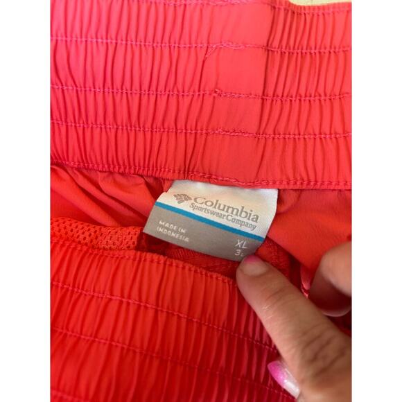 Columbia Women's Red Boundless Trek Active Shorts Size XL - Picture 6 of 7